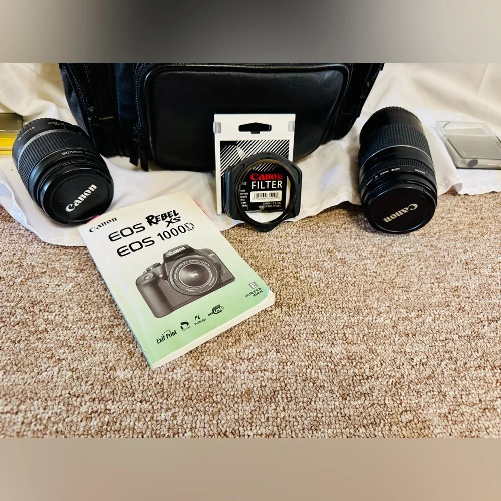 Canon Black EOS Rebel XS 1000D Camera Bundle with Accessories. Works Perfectly!